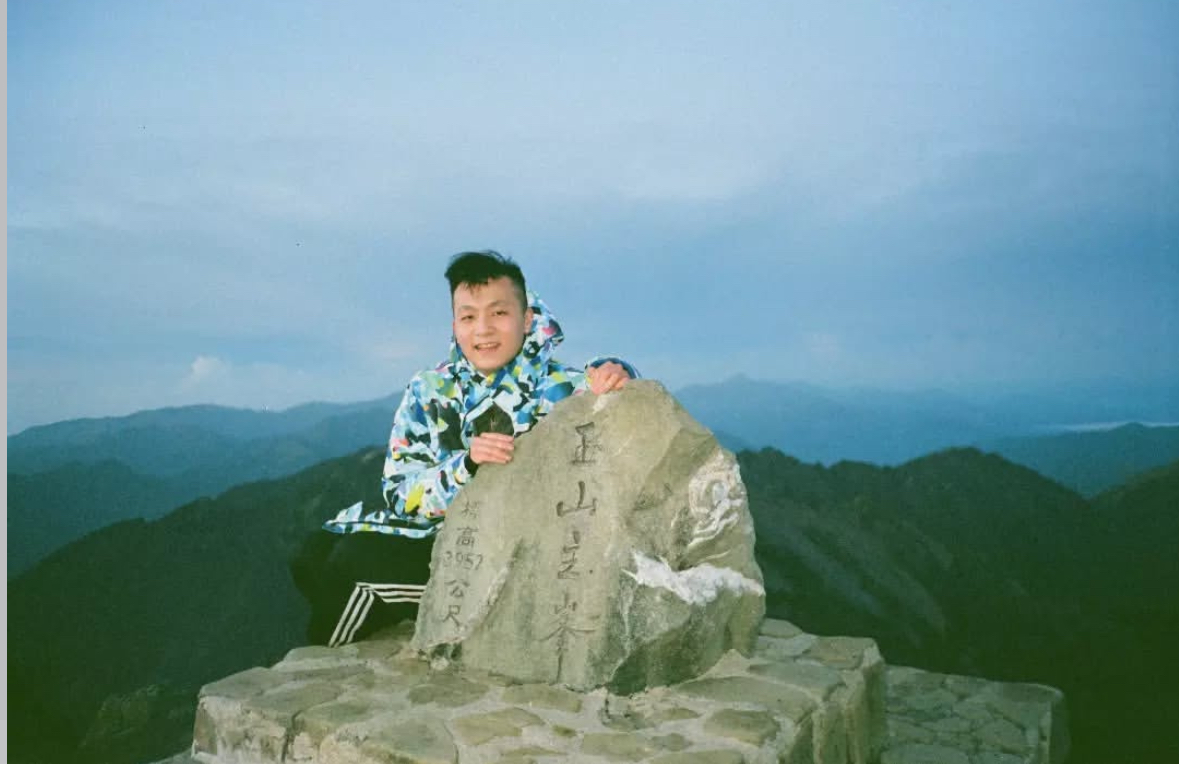 Thomas Chuang (back)